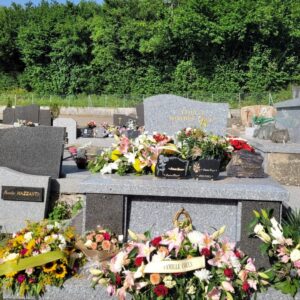 articles funeraires dessus cimetiere