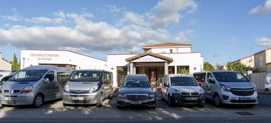 corbillard devant chambre funeraire la salanque