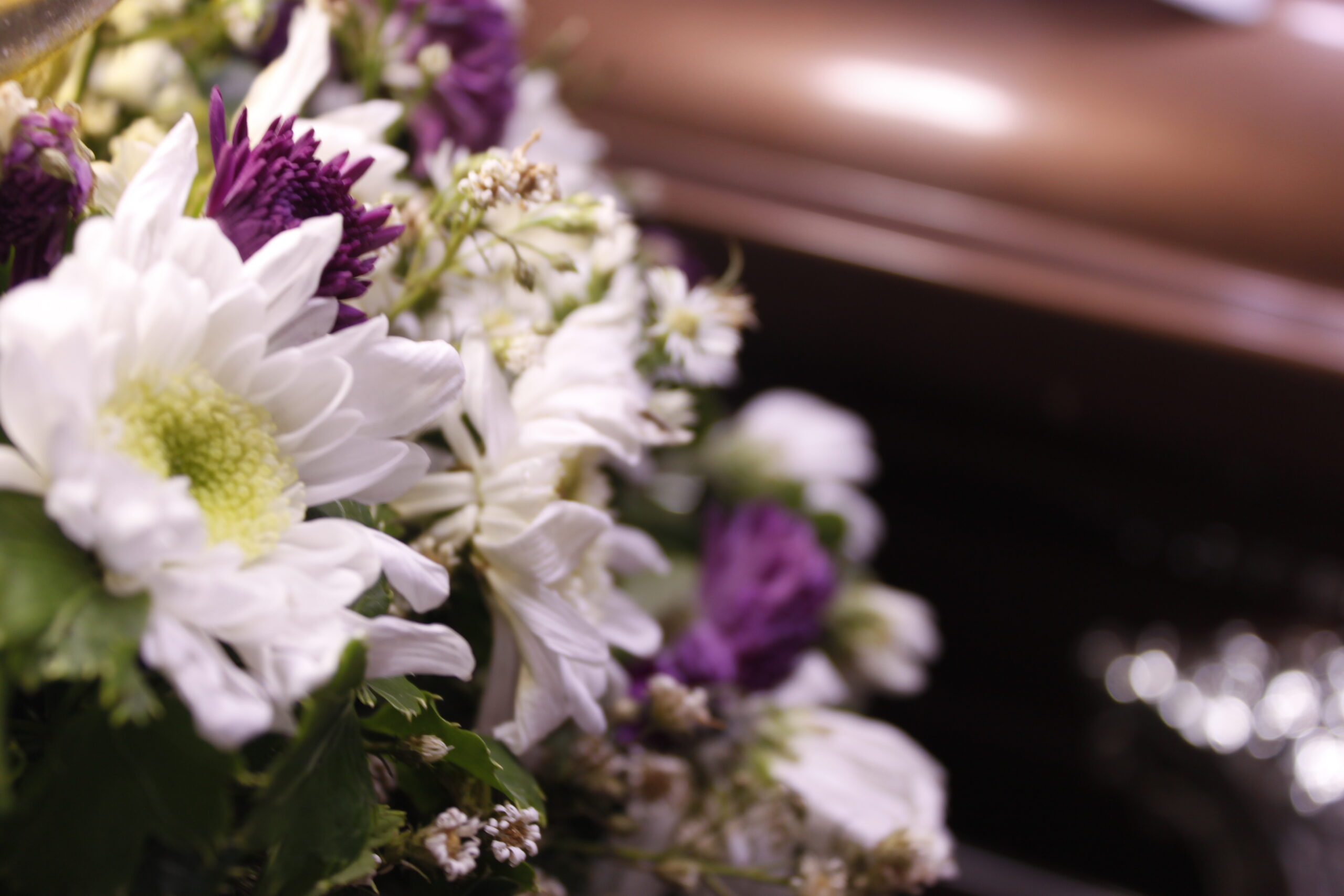 Fleurs du Deuil : Symbolique, Choix et Entretien